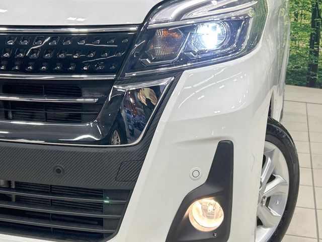 【LEDヘッドライト】悪天候や夜間走行時も良好な視界を確保し安心して運転できる高輝度LEDヘッドライトを装備！点灯速度が早く、消費電力も抑えられています。