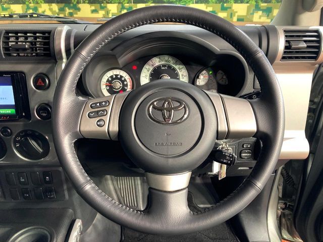ステアリングも使用感が少なく、きれいな状態となっております♪