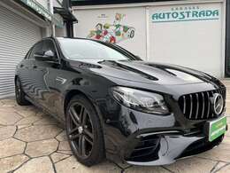 ボディーカラーは黒です。