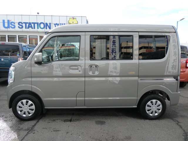 広い展示場が自慢のスズキ直営ディーラー中古車展示場です。あなたの欲しい車がきっと見つかります。