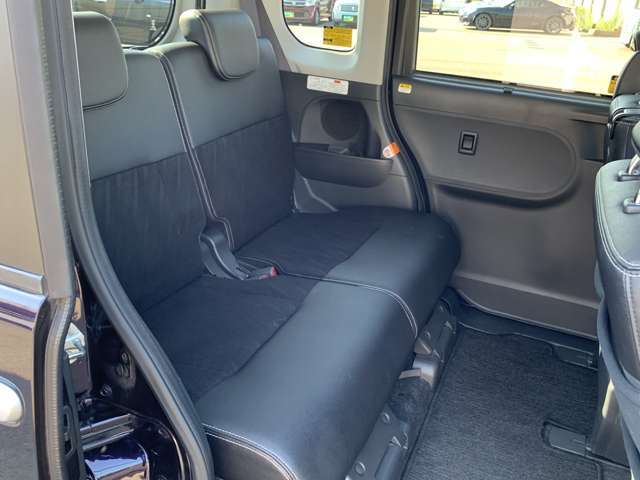 エンジンルームも綺麗に洗浄してから納車致します。普段あまり見ることが無い箇所だからこそ綺麗だと感動しますよね(*´▽｀*)