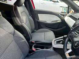 使用感も少なく比較的綺麗な状態です。