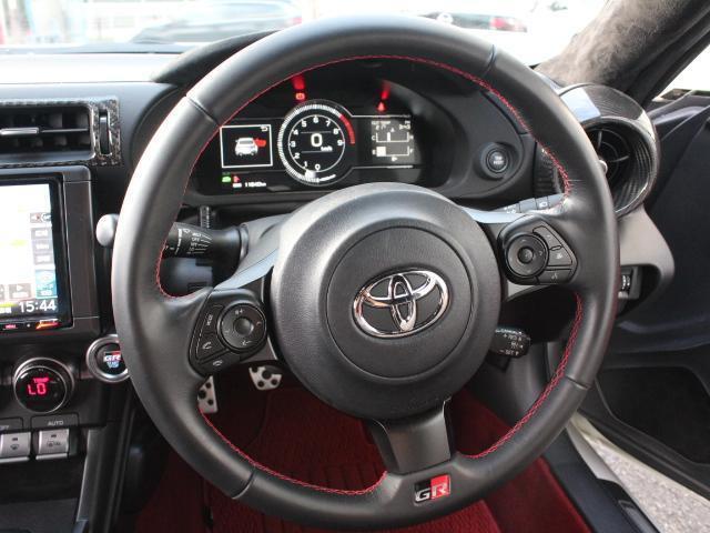 GTNETではお客様の手に一番触れるハンドル・シフト周りは特に厳選して仕入れを行っております！