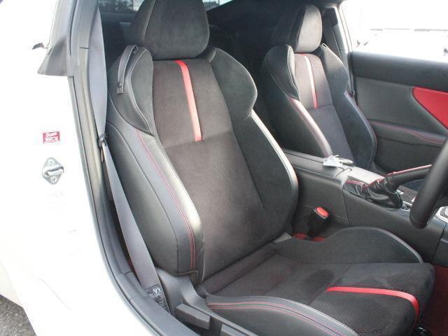 運転席・助手席共に状態良好です！