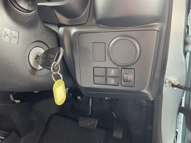 当社は中部運輸局指定工場も完備しておりますので、ご納車前にはベテランの整備士がしっかりと細部まで点検・整備を実施します！ご納車後のアフターサービスも全国チェーンの『ホリデー車検』など充実の設備で安心