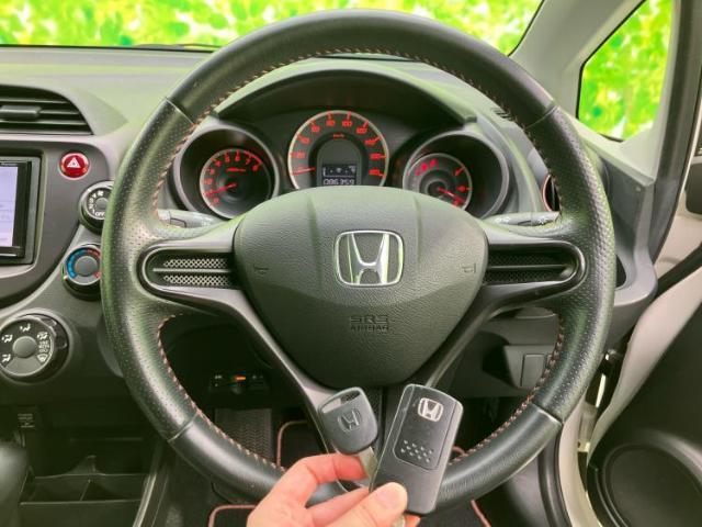 お車に合わせて無料保証以外にも、保証範囲、期間、距離を拡充させた有料保証もご用意しております！中古車の購入が初めてで不安・・・というお客様もご安心ください！