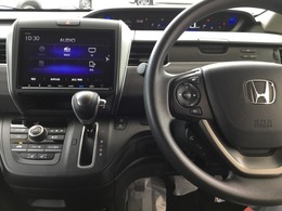 ドライブの必需品。見やすい・使いやすいHonda純正のメモリーナビを搭載。
