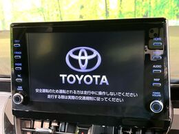 【ディスプレイオーディオ】お手持ちのスマートフォンとの連携で、ナビや音楽再生など各種アプリを使用可能。スマホに近い感覚でお使いいただけます♪