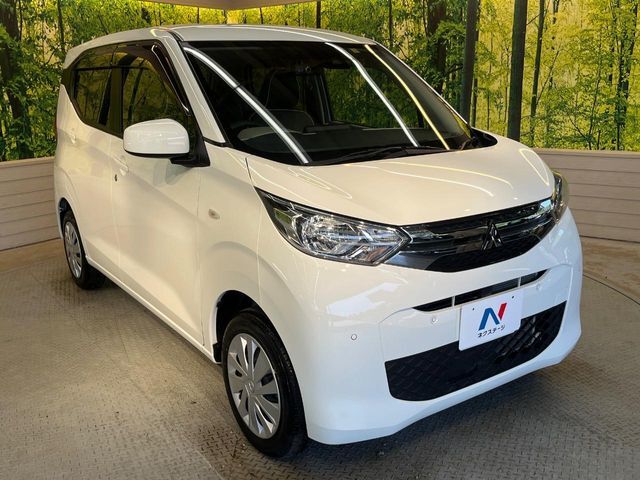 大好評のボディコーティング「弾スプラッシュコート」もご納車までに施工可能。通常のガラスコートと異なる、耐久年数6年の無機質ガラスコーティングが、ボディをキレイな状態に保ってくれます。