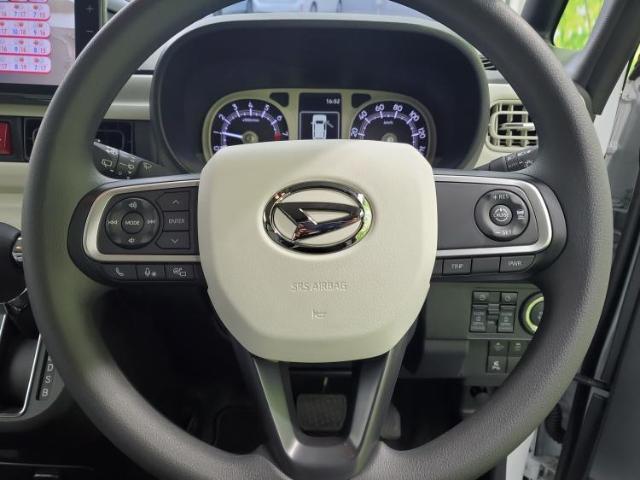 WECARSの展示場では実際に見て、触ってお車をお選びいただけます！知識の豊富な営業スタッフが様々なカーライフをご提案いたします！