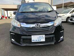 スマートキーや運転席のスイッチで後席両側スライドドアの開閉が可能！電動だから力を入れて開ける必要がなく、お子様でも簡単に開け閉めでき快適です。