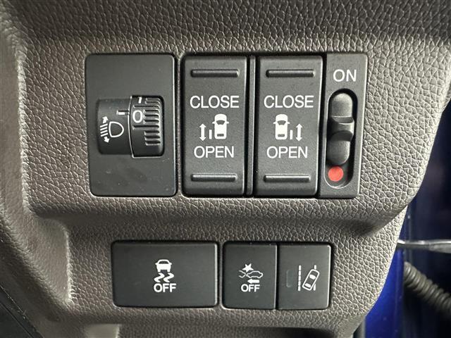 【運転席操作部】快適なドライブを楽しむための機能が装備されています！運転席から触れるので、使いやすいです！除菌プランいれていただくと、さらに清潔で安心していただけます！