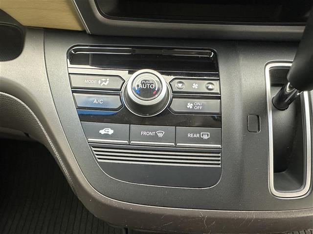 【運転席操作部】快適なドライブを楽しむための機能が装備されています！運転席から触れるので、使いやすいです！除菌プランいれていただくと、さらに清潔で安心していただけます！