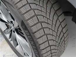 オールシーズンタイヤを装着しています。