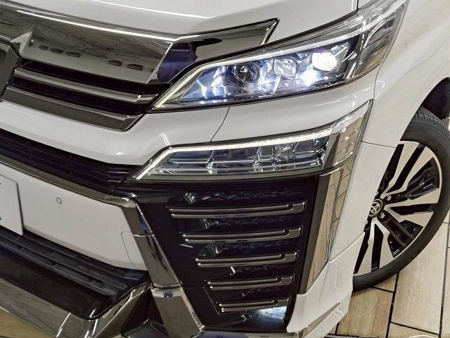 【LEDヘッドライト】です。現在主流のヘッドライトで明るいので視認性が良く安全です。明るさとかっこよさをお楽しみください。