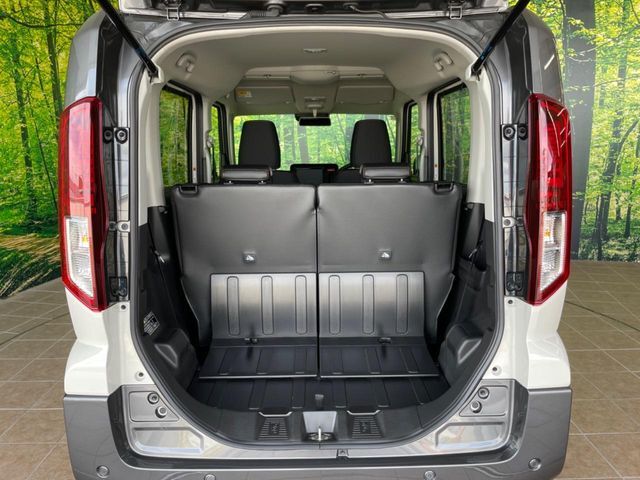 普段のお買い物や通勤、送迎等に十分な荷室スペースを確保しております。セカンドシートを倒すと、大きな荷物の積載も可能です♪