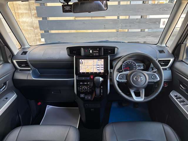 運転席周りです！大変綺麗な状態です！ご覧頂ければ、きっと気に入って頂けると思います！お問い合わせ、ご来店お待ちしております！