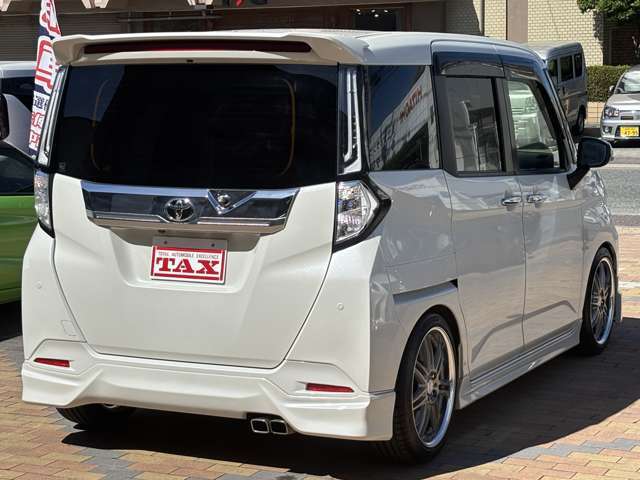 車両を仕入れ後は、まず外装の傷を確認します！修復歴の有無には該当しませんが、ボンネット・フェンダー・ドア・トランクを交換している車両は基本的には取扱い致しません！品質の高さはお約束致します！！