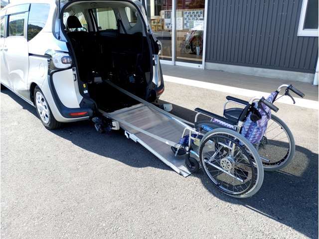 福祉車両のみ100台以上展示！静岡から良質な福祉車両を全国に。福祉車両ヤマシタオート