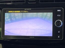 【バックカメラ】駐車時に後方がリアルタイム映像で確認できます。大型商業施設や立体駐車場での駐車時や、夜間のバック時に大活躍！運転スキルに関わらず、今や必須となった装備のひとつです！