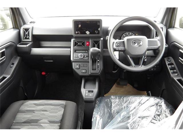 前席全体　目線も高く広い視界で安心して運転することができますね！
