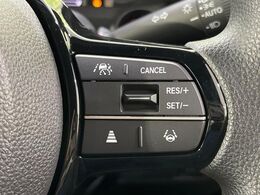 【アダプティブクルーズコントロール】高速道路での長距離走行が楽に！！自動で速度を保つクルーズコントロールが、衝突軽減システムと連携し、前方の車両を感知して車間を保つように速度調節してくれます！！