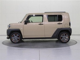 ルーフレール付き。車内に積みきれない荷物を車外に積載することができて便利です。