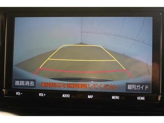 バックモニター搭載で車庫入れ安心！車庫入れが苦手な人もこれで安心！