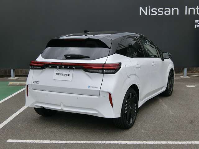 プライバシ-ガラスが装備されています。外を見るときは気にならずに、後方車両から車内が見えにくい設計です。