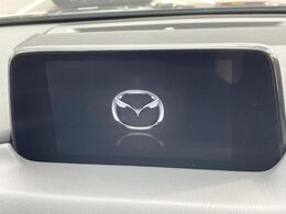 【メーカー純正ナビ】インテリアに溶け込むスタイリッシュな「専用設計」メーカーナビを装備♪視認性や操作性など基本性能にも優れ、より上質なカーライフをお楽しみいただけます。