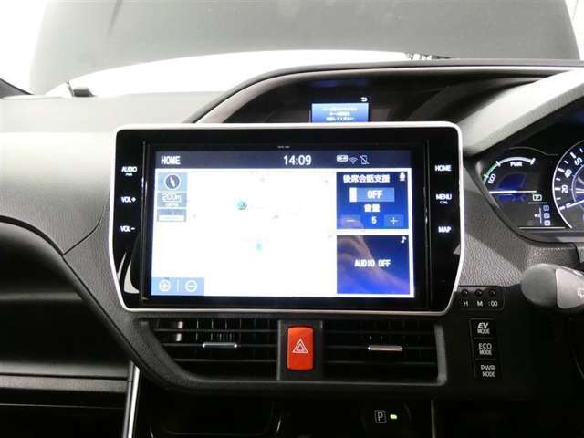 Bluetooth機能搭載の10.5インチナビです。TVも視聴できてナビの設定もタッチパネル式なので簡単に操作できます。