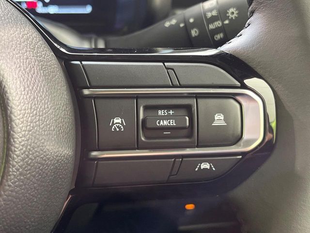 【アダプティブクルーズコントロール】高速道路での長距離走行が楽に！！自動で速度を保つクルーズコントロールが、衝突軽減システムと連携し、前方の車両を感知して車間を保つように速度調節してくれます！！