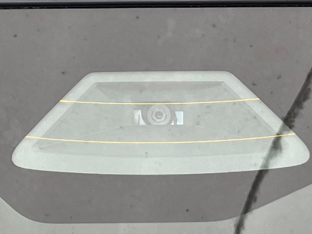 【スズキ　セーフティサポート】走行中に前方の車両等を認識し、衝突しそうな時は警報とブレーキで衝突回避と被害軽減をアシスト。より安全にドライブをお楽しみいただけます。