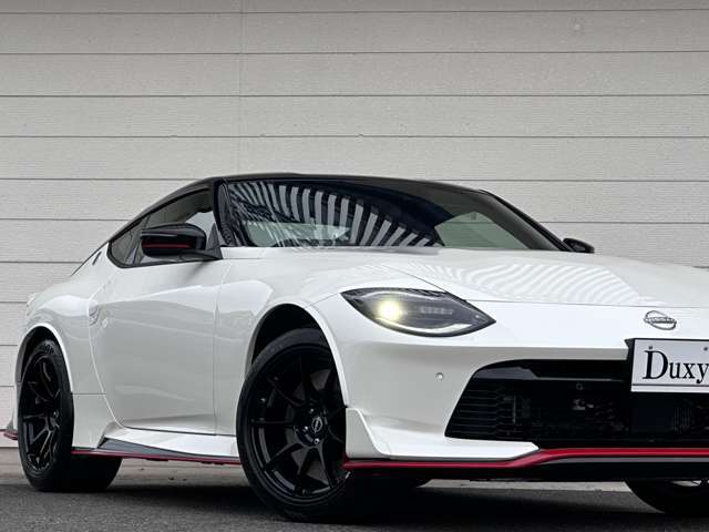 内装レッド　9型ニッサンコネクトナビ　9速オートマチック　パドルシフト　バックカメラ 3連メーター　BOSEサウンド　ETC2.0　Apple Car Play NISMO専用RECAROシート・サスペンション・レッドキャリパー・Rays製19AW