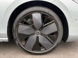 R-Line専用19インチアルミホイール（235/40R19：モビリティタイヤ）