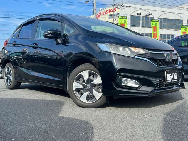 オイル交換年2回無料＆24時間ロードサービスのケーユーメンバーズカードや3年間の定期点検整備代、消耗品の交換がセットになったメンテナンスパック、こすっても安心コーティング等の特典も有ります♪