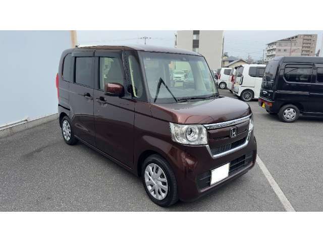 ふらつきにくいからクルマ酔いしづらい。低床、低重心パッケージ。HONDA独創の低重心設計によりコーナーでもふらつきにくい優れた操縦安定性を獲得。ゆれが苦手なお子様もごきげんです。