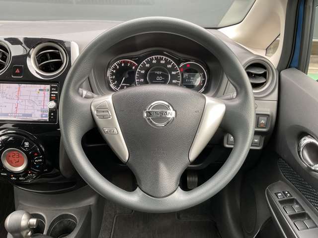 ちょうどいい大きさのハンドルです♪スイスイ運転できますよ♪