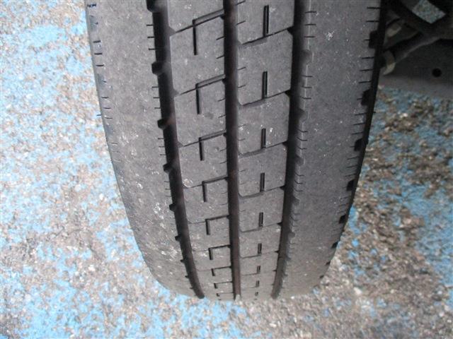 ☆タイヤサイズ　175/80R15　101/99☆☆フロント7mm山　車検OKです☆☆リヤ　　6mm山　車検OKです☆