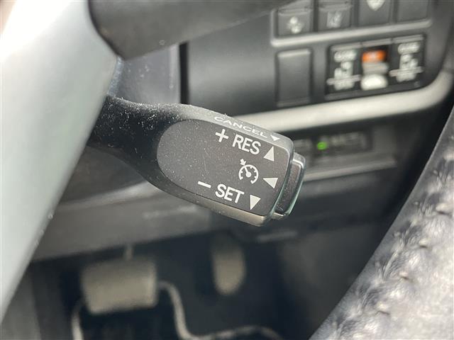 気になる車はすぐにお問い合わせください！画面右側の0066から始まる無料ダイヤルからお問い合わせ下さい！専門スタッフがお車のご質問にお答えいたします！