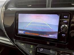 【カラーバックモニター】を装備しております。リアの映像がカラーで映し出されますので日々の駐車も安心安全です。