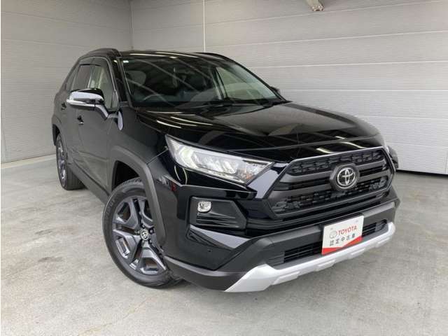 全車1年間の走行距離無制限のロングラン保証付きです。また、さらに安心をお求めの方には1年～2年の保証延長ができる「ロングランα保証」（有償）もお選びいただけます。