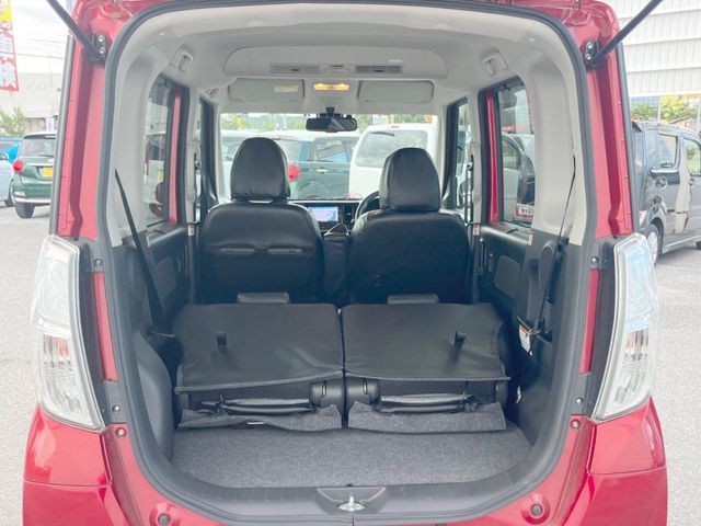 普段のお買い物や通勤、送迎等に十分な荷室スペースを確保しております。セカンドシートを倒すと、大きな荷物の積載も可能です♪