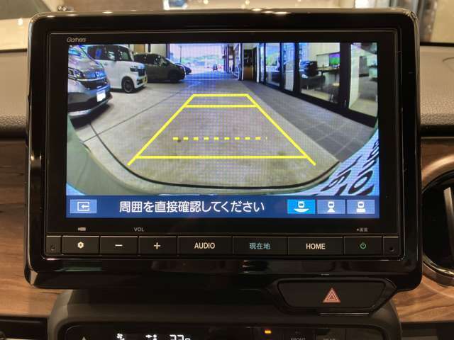 バックカメラももちろんついておりますので駐車時も後方が確認できて安心ですね！