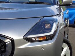 LEDヘッドランプで夜間ドライブも快適です♪