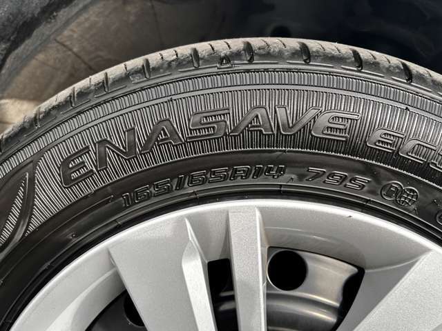 当店では入荷次第隅々まで車への傷、へこみ等をチェックしております。安心してお客様のご希望に合った一台もお探しする事も可能です。