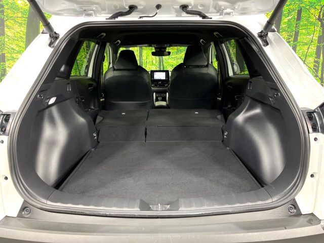 【ハンズフリーパワーバックドア】リアバンパー下部に足先を出し入れするだけでバックドアが自動で開閉♪両手が荷物でふさがっている時でもラクラク開閉操作が行えます！