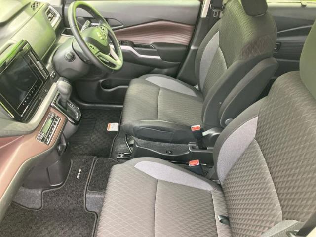 WECARSでは各商談席に大型モニターをご用意しております！見やすい大画面でゆったりと全国の在庫をご覧いただけます！是非ご来店お待ちしております！