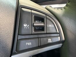 【アダプティブクルーズコントロール】高速道路での長距離走行が楽に！！自動で速度を保つクルーズコントロールが、衝突軽減システムと連携し、前方の車両を感知して車間を保つように速度調節してくれます！！