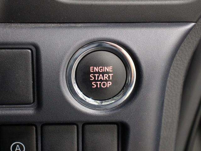 スマートキーを携帯していれば、ブレーキを踏みながらパワースイッチを押すだけで、エンジンが始動します。